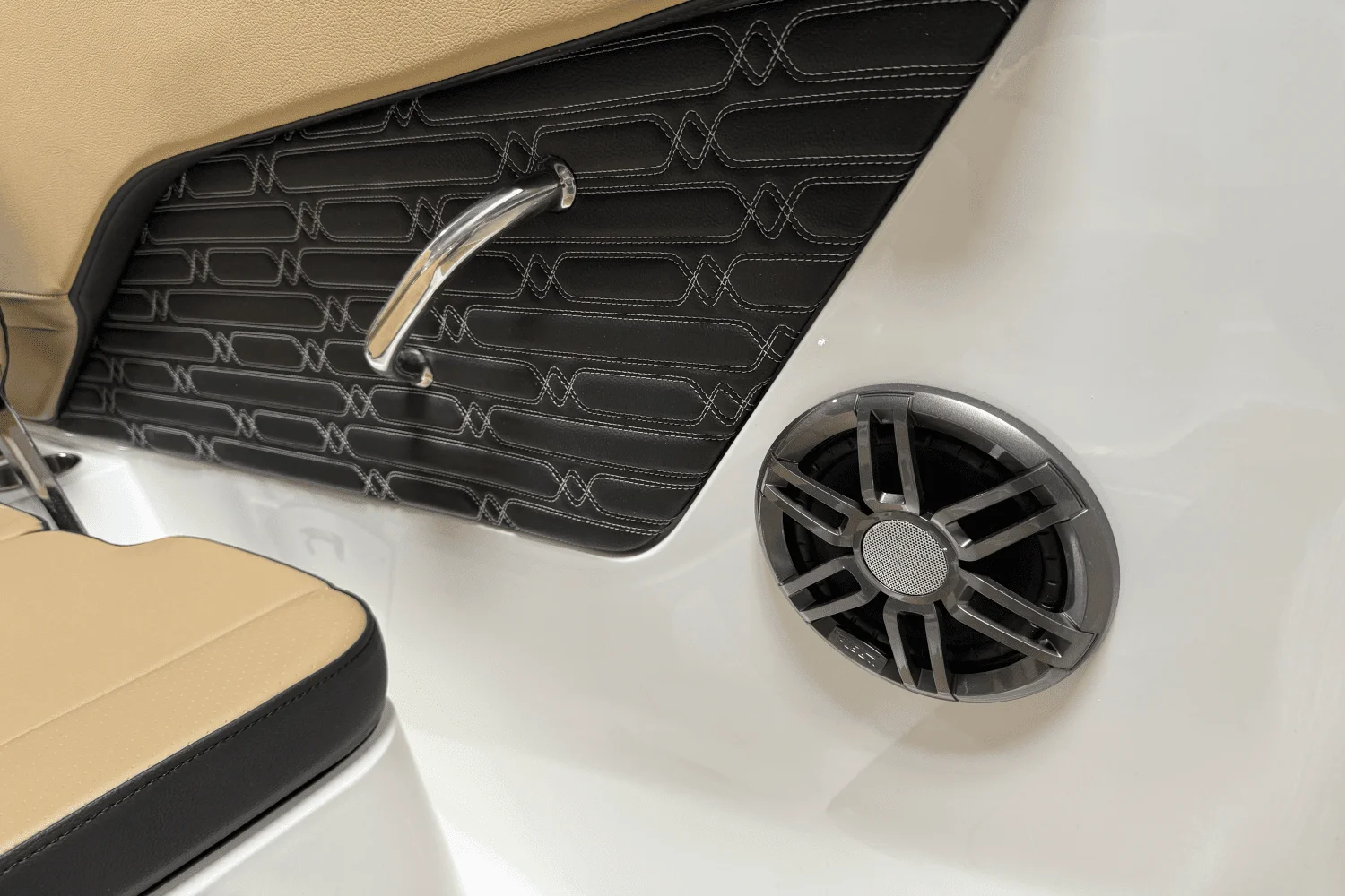 2025 Sea Ray SPX 190 Outboard Image Thumbnail #39