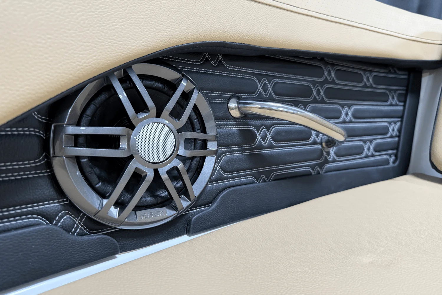 2025 Sea Ray SPX 190 Outboard Image Thumbnail #68