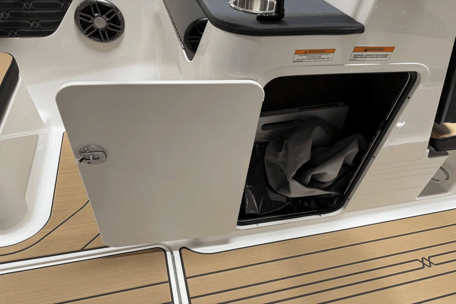 2025 Sea Ray SPX 190 Outboard Image Thumbnail #63