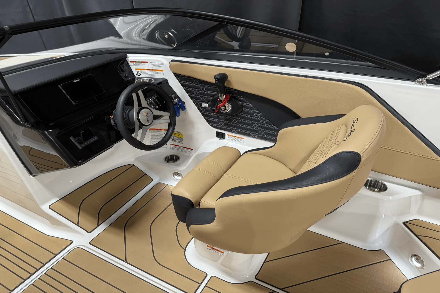 2025 Sea Ray SPX 190 Outboard Image Thumbnail #46