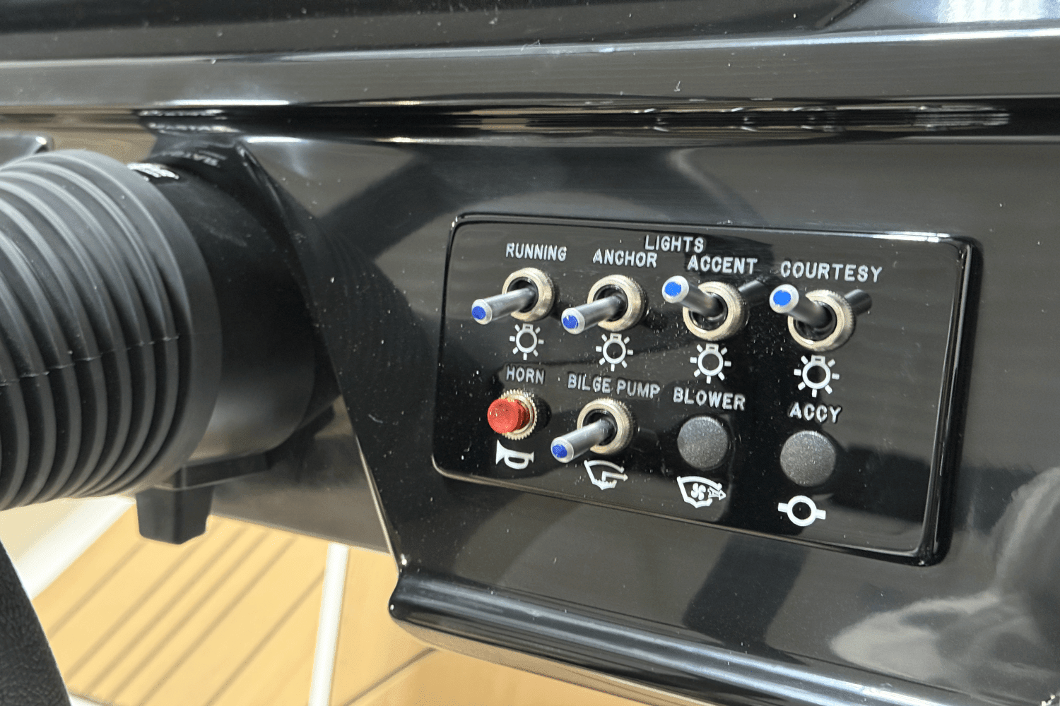 2025 Sea Ray SPX 190 Outboard Image Thumbnail #55