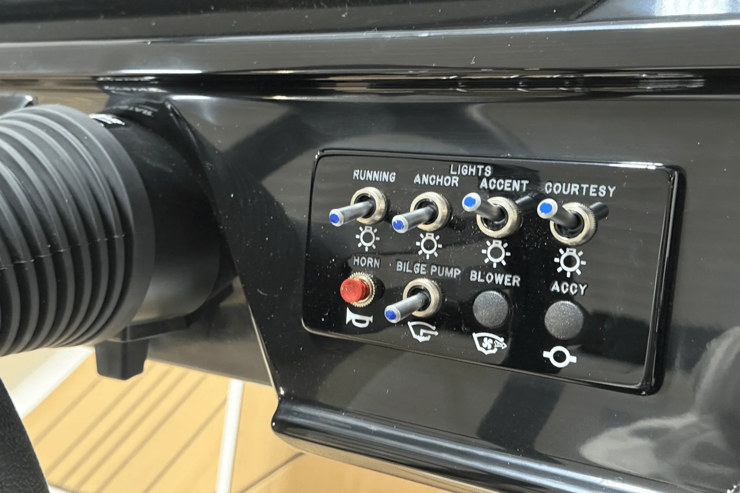 2025 Sea Ray SPX 190 Outboard Image Thumbnail #55