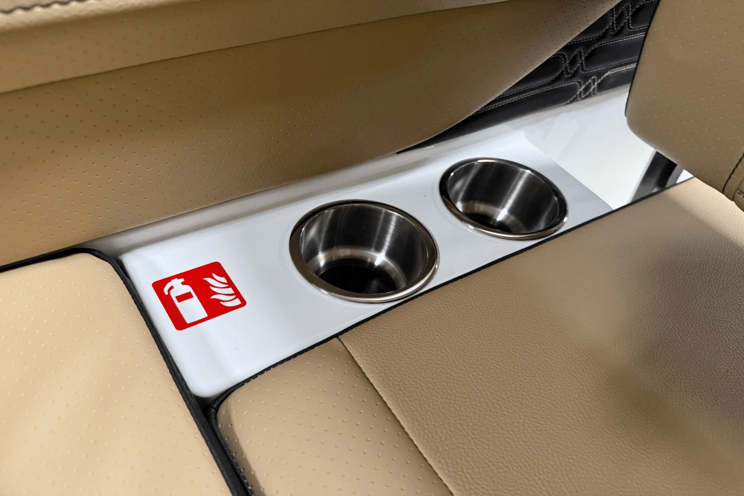 2025 Sea Ray SPX 190 Outboard Image Thumbnail #34