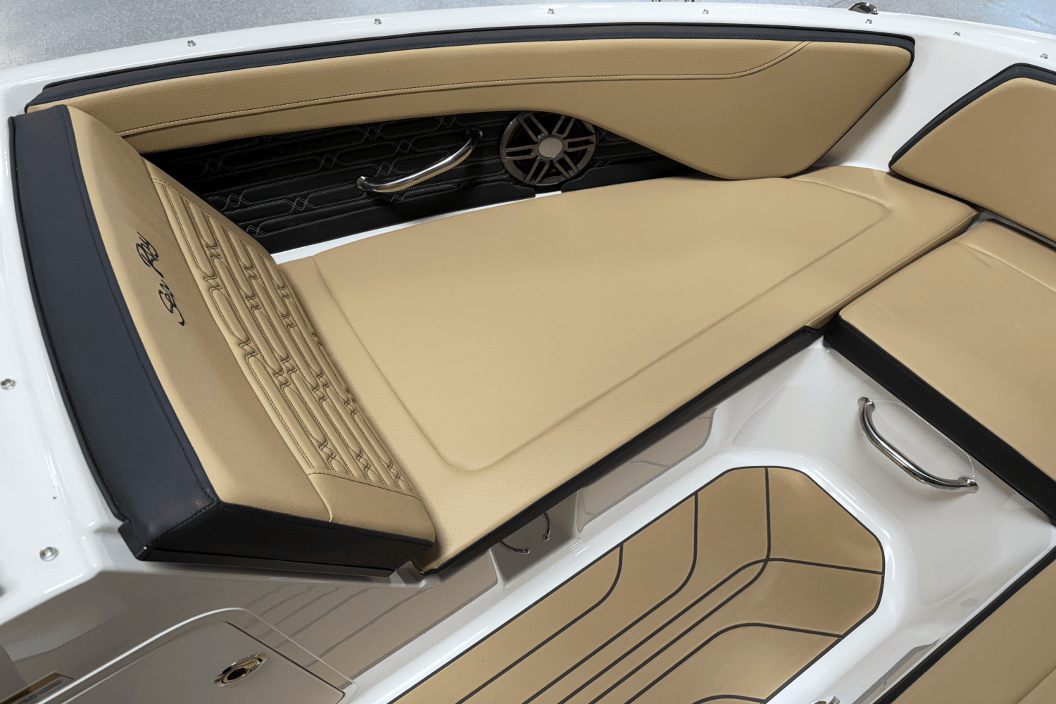 2025 Sea Ray SPX 190 Outboard Image Thumbnail #71