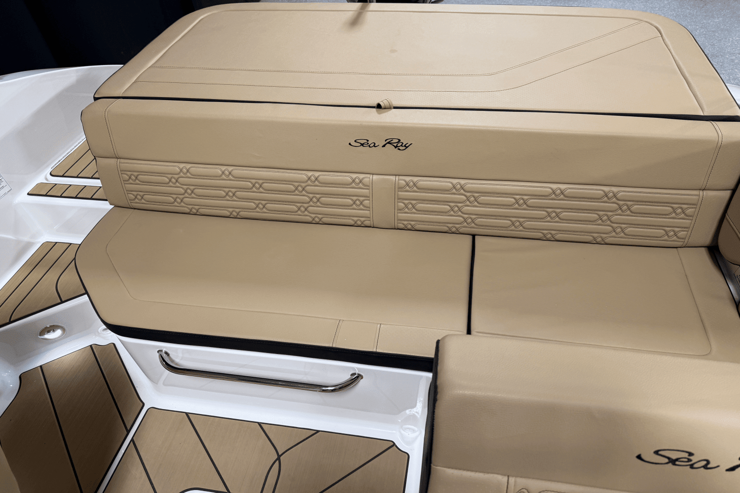 2025 Sea Ray SPX 190 Outboard Image Thumbnail #28