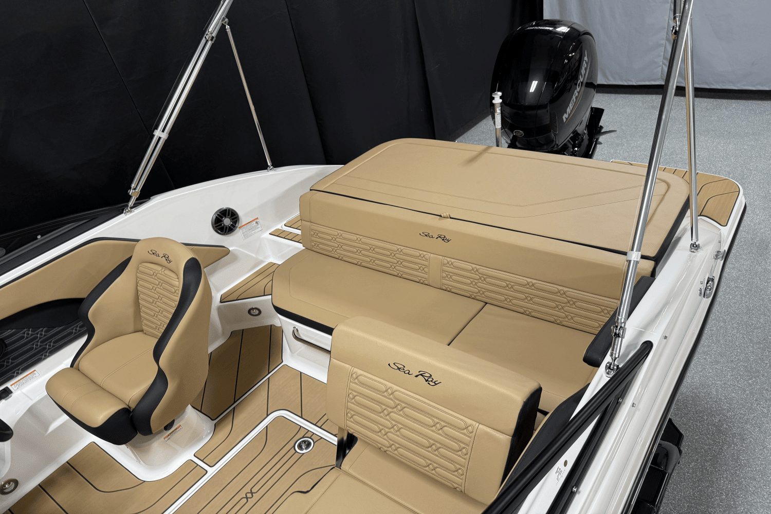 2025 Sea Ray SPX 190 Outboard Image Thumbnail #12