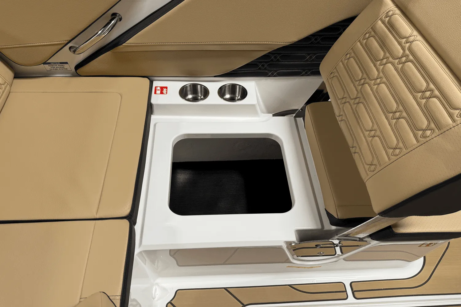 2025 Sea Ray SPX 190 Outboard Image Thumbnail #37