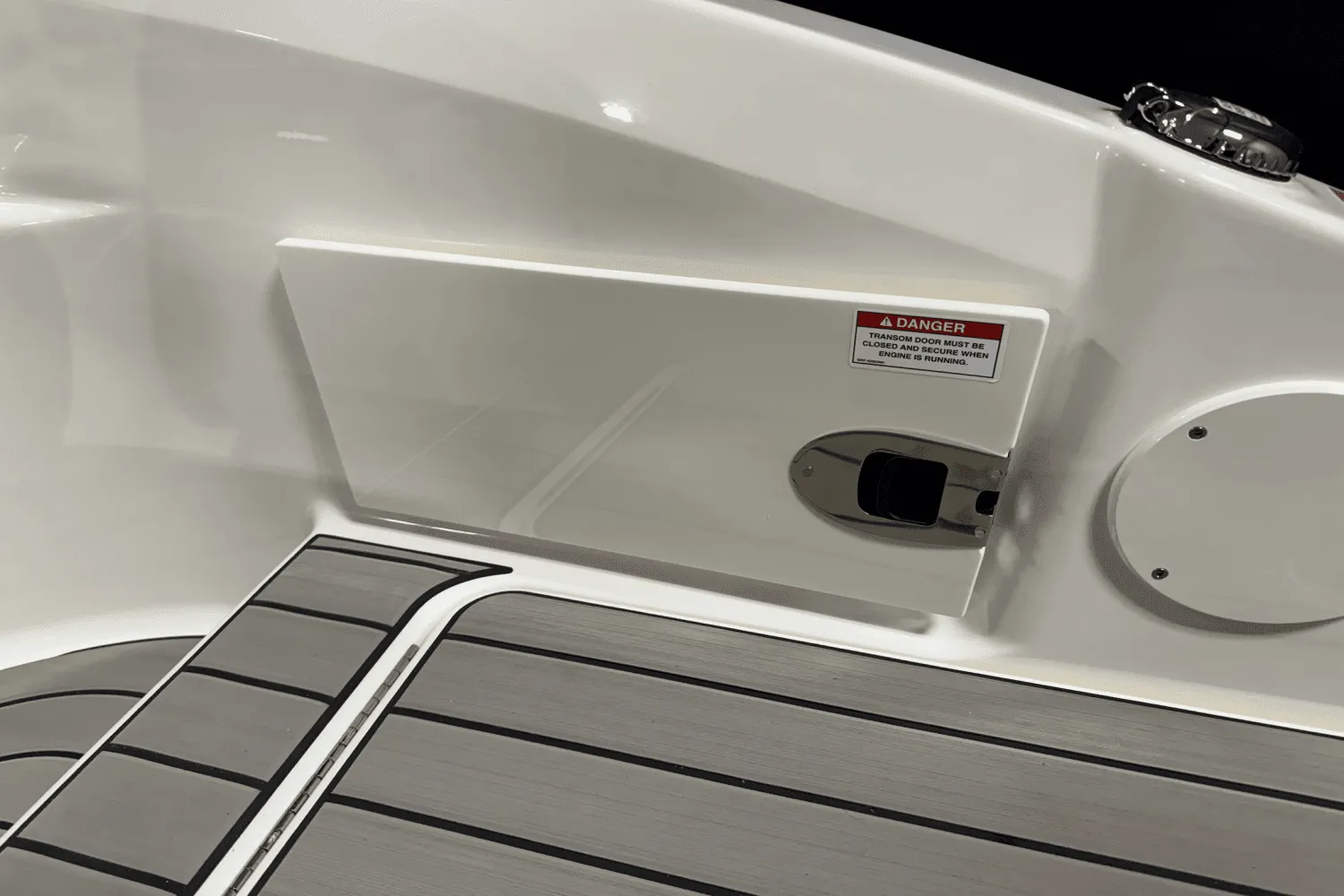 2025 Sea Ray SDX 250 Outboard Image Thumbnail #23