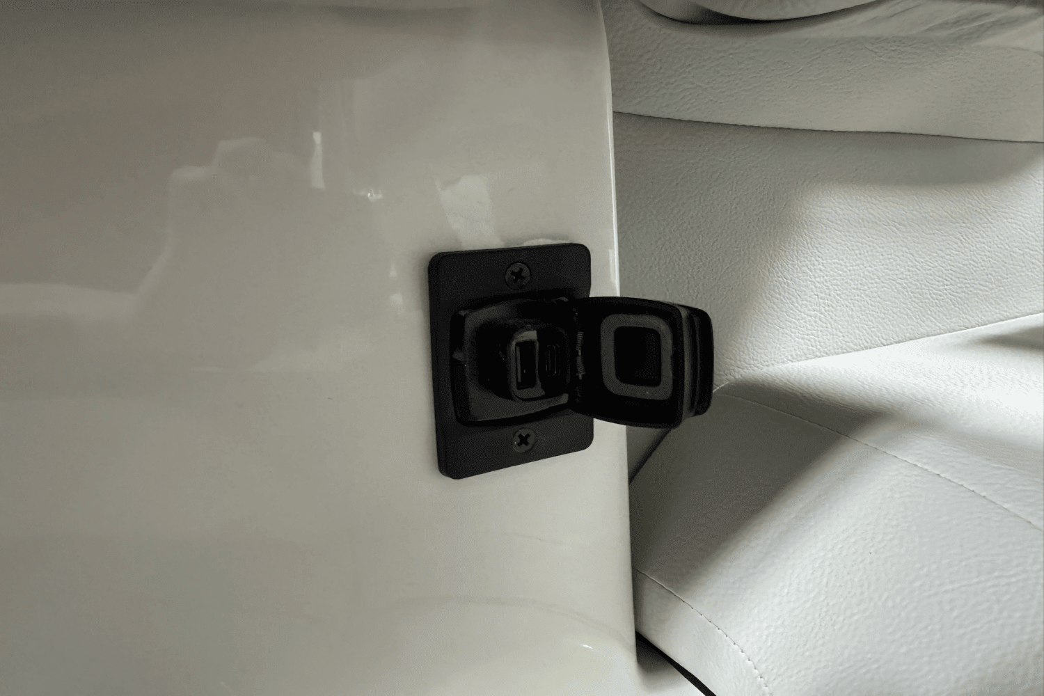 2025 Sea Ray SDX 250 Outboard Image Thumbnail #36