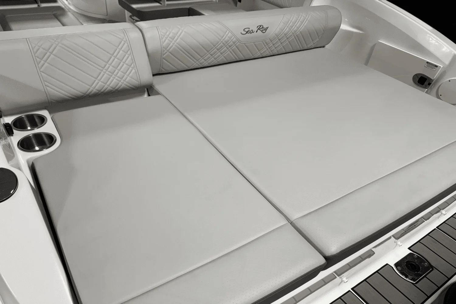 2025 Sea Ray SDX 250 Outboard Image Thumbnail #16