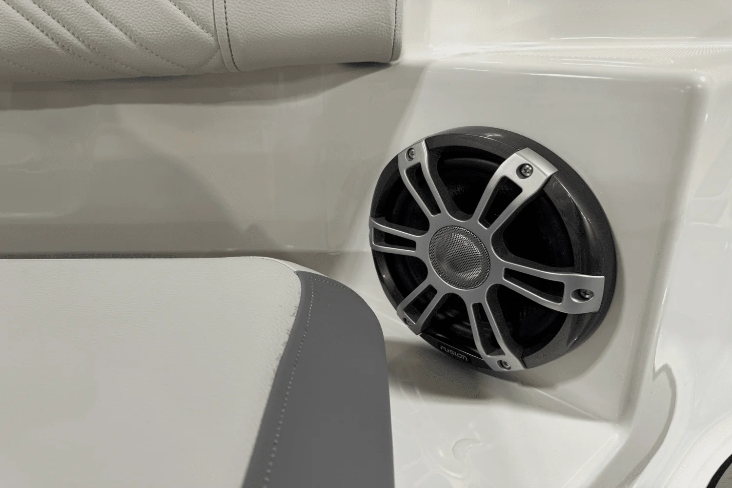 2025 Sea Ray SDX 250 Outboard Image Thumbnail #34