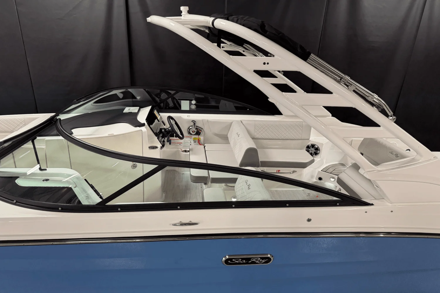 2025 Sea Ray SDX 250 Outboard Image Thumbnail #2