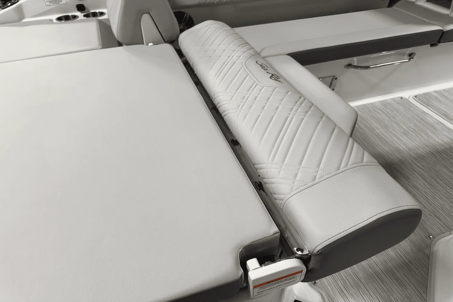 2025 Sea Ray SDX 250 Outboard Image Thumbnail #37