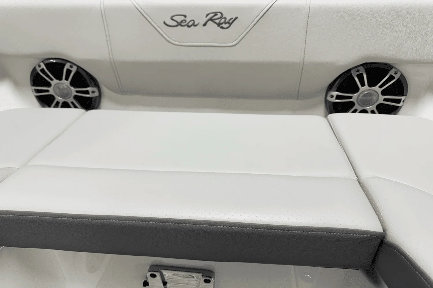 2025 Sea Ray SDX 250 Outboard Image Thumbnail #76