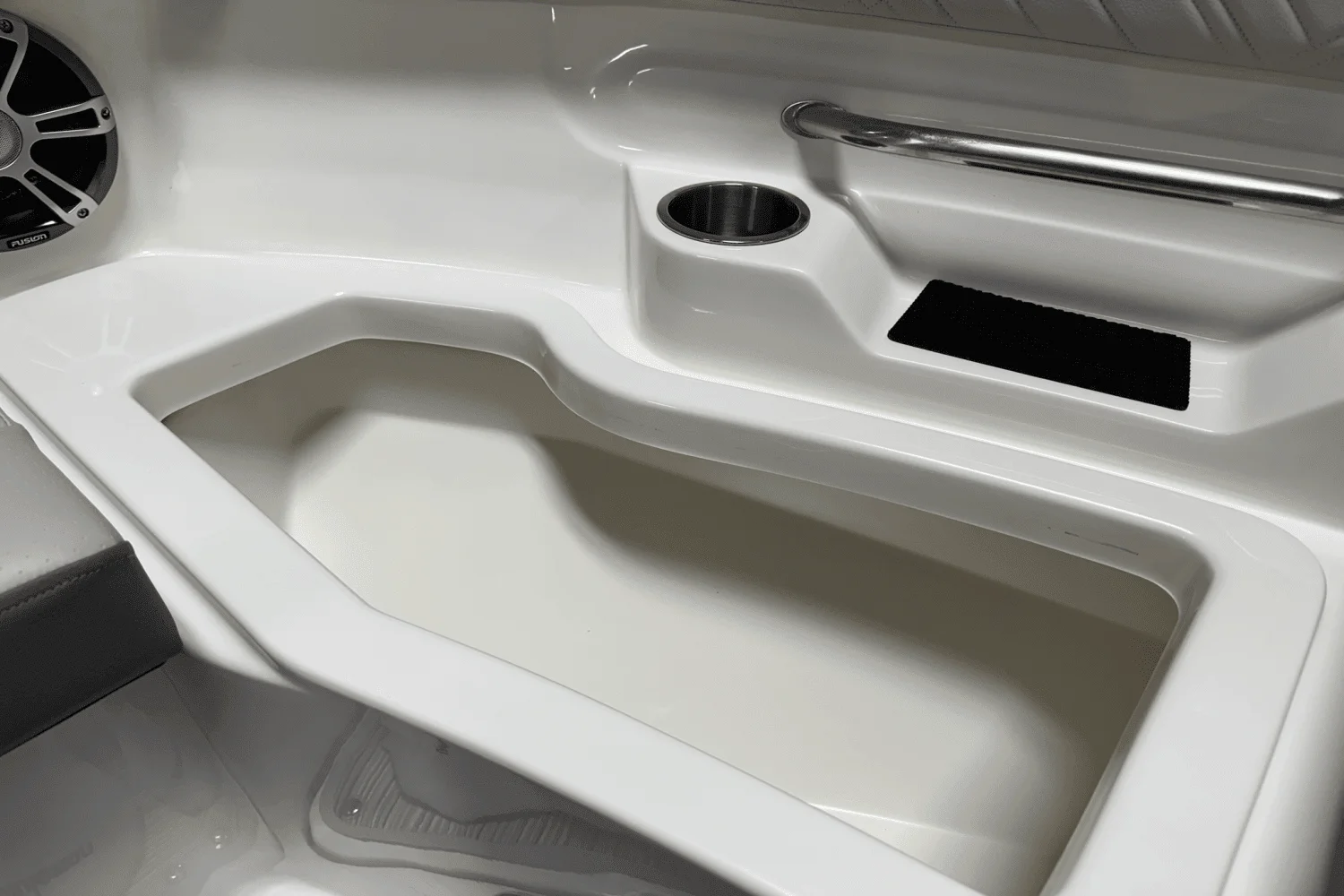 2025 Sea Ray SDX 250 Outboard Image Thumbnail #75