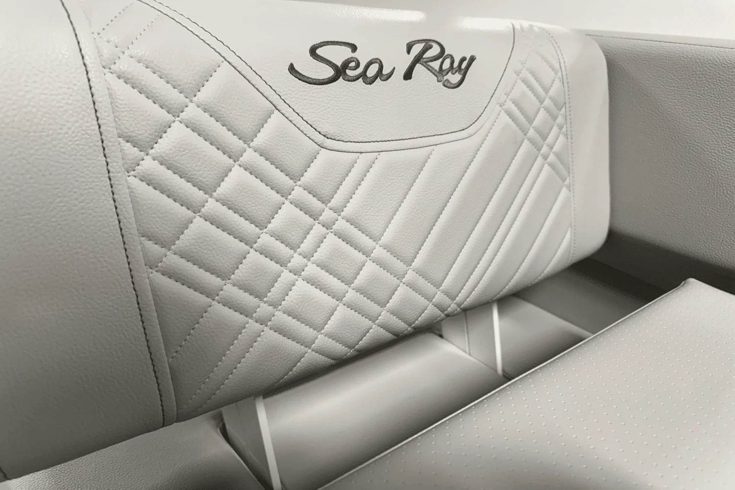 2025 Sea Ray SDX 250 Outboard Image Thumbnail #42