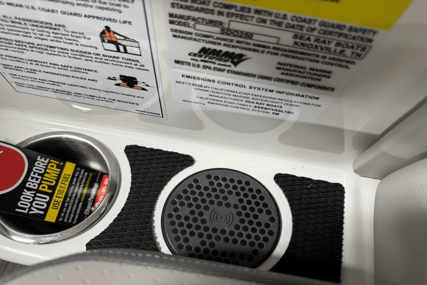 2025 Sea Ray SDX 250 Outboard Image Thumbnail #56