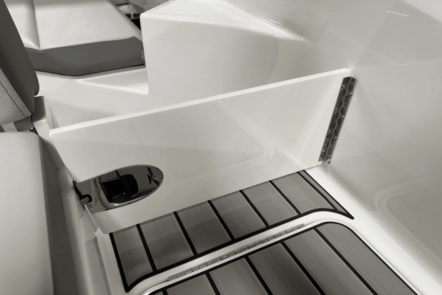 2025 Sea Ray SDX 250 Outboard Image Thumbnail #24