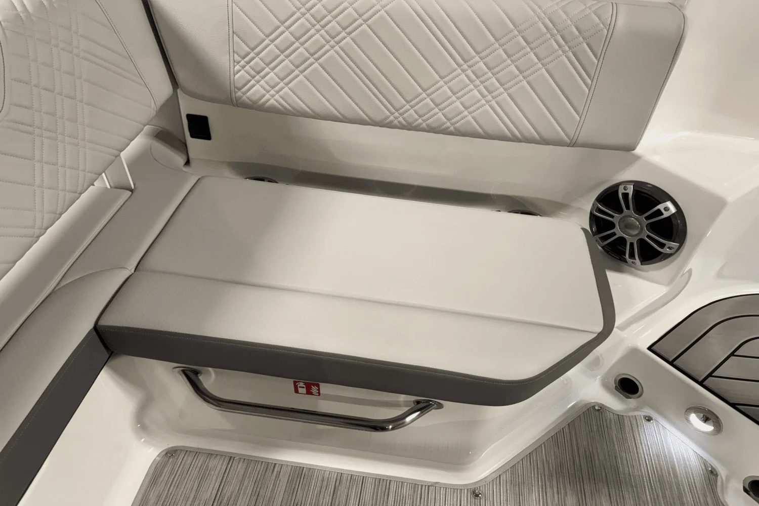 2025 Sea Ray SDX 250 Outboard Image Thumbnail #32