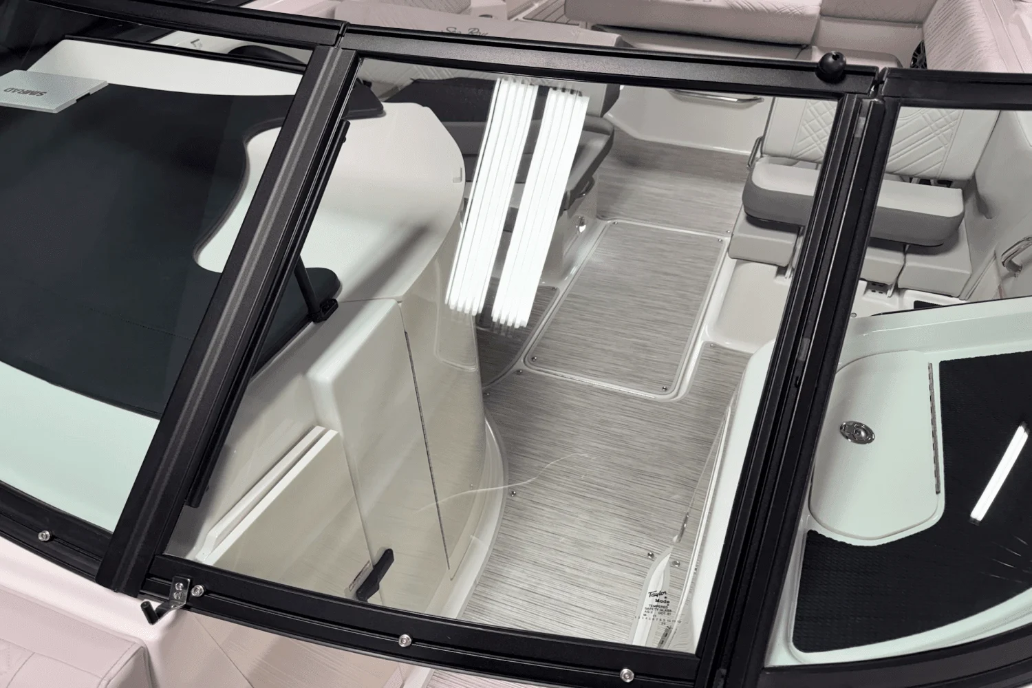 2025 Sea Ray SDX 250 Outboard Image Thumbnail #87