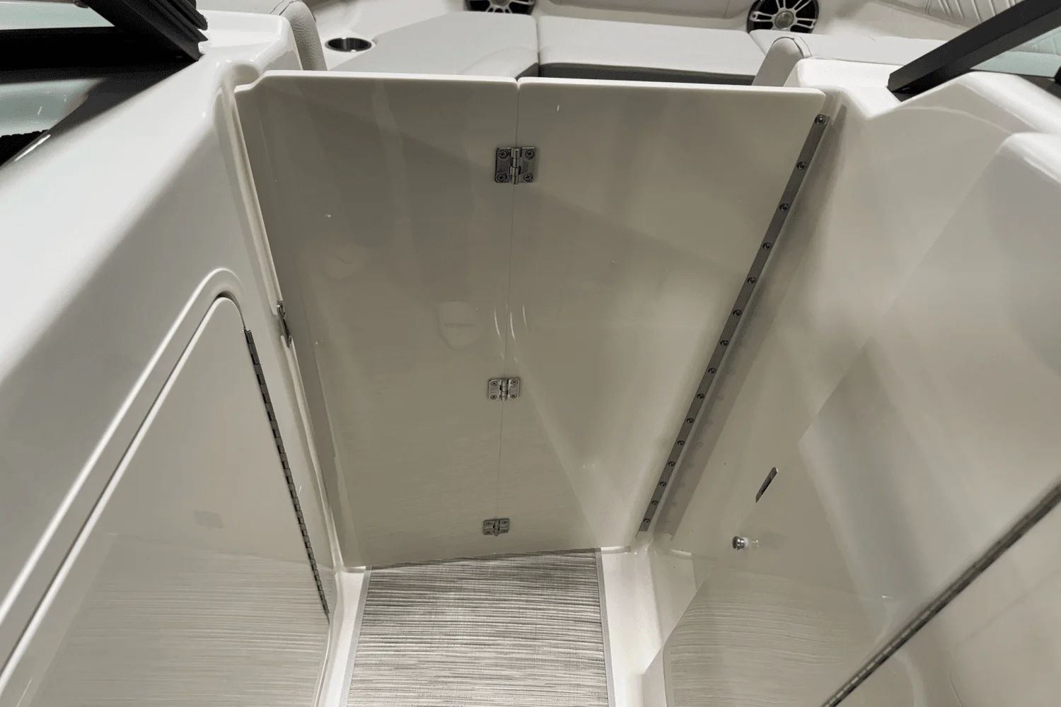 2025 Sea Ray SDX 250 Outboard Image Thumbnail #70