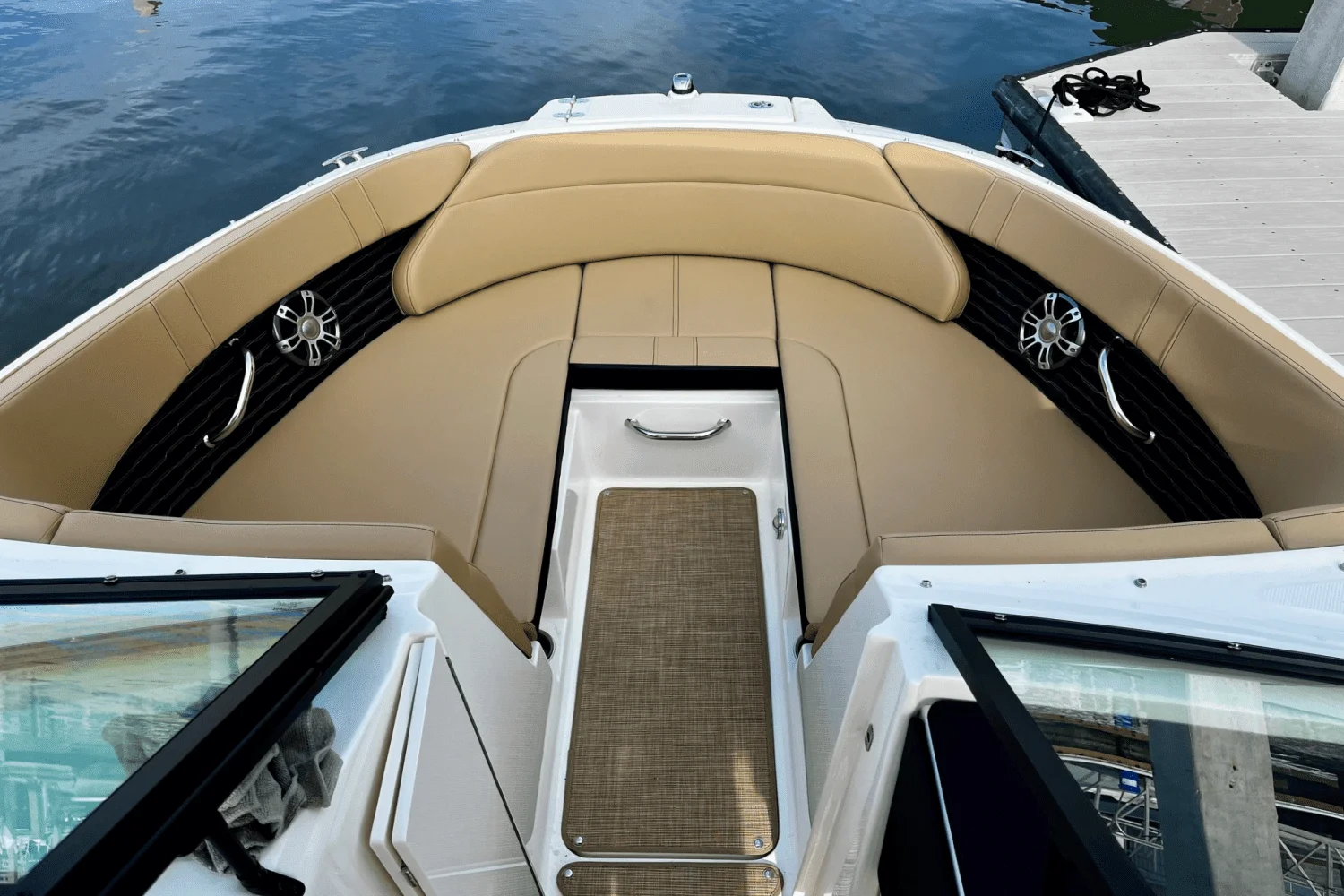 2024 Sea Ray 230 SPX-OB Image Thumbnail #8