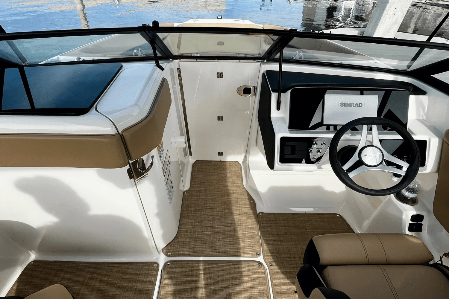 2024 Sea Ray 230 SPX-OB Image Thumbnail #9