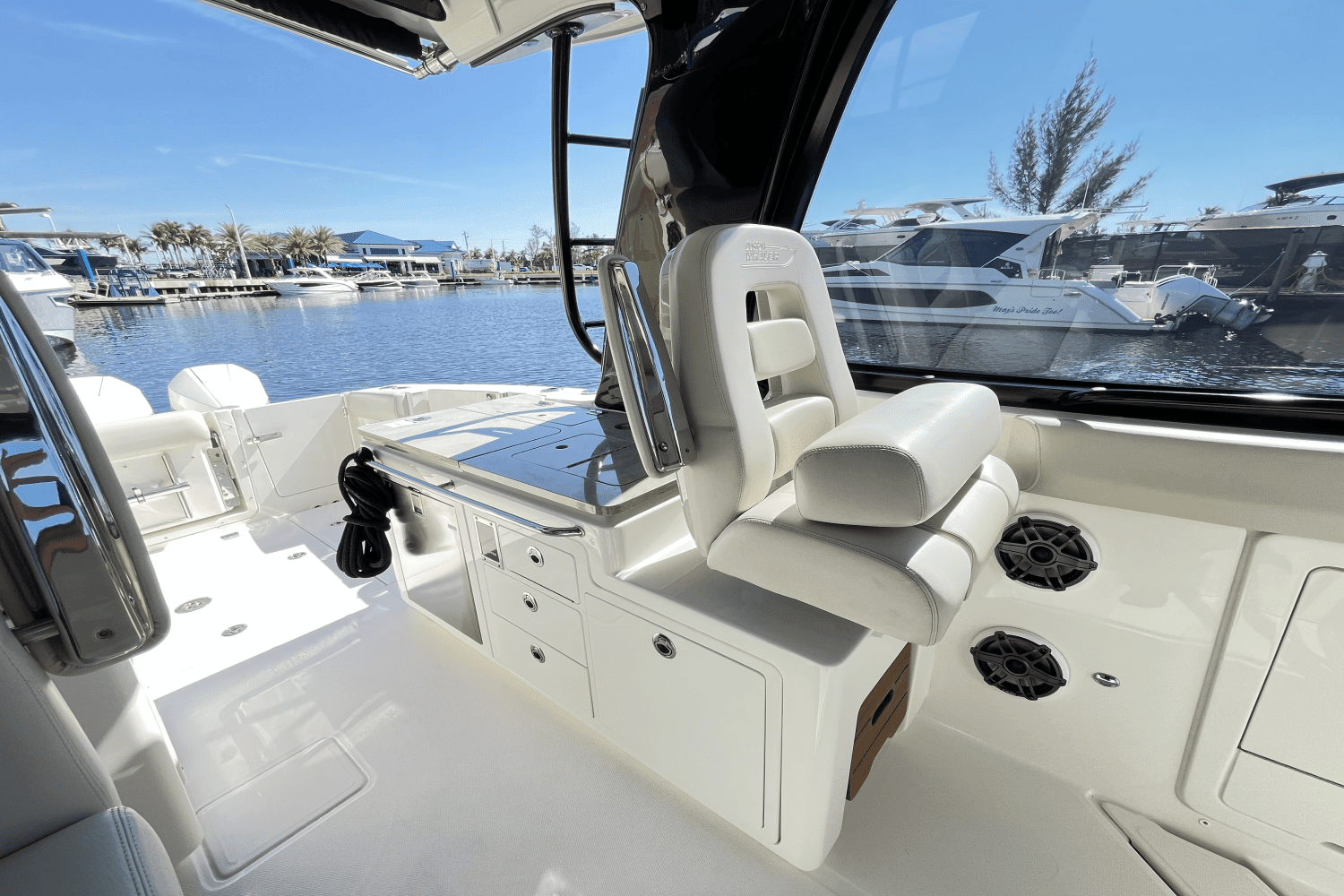 2023 Boston Whaler 380 EX Image Thumbnail #11