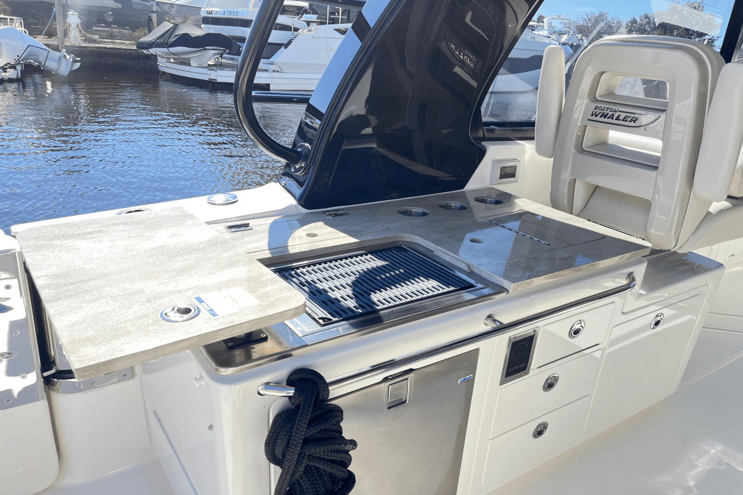 2023 Boston Whaler 380 EX Image Thumbnail #25