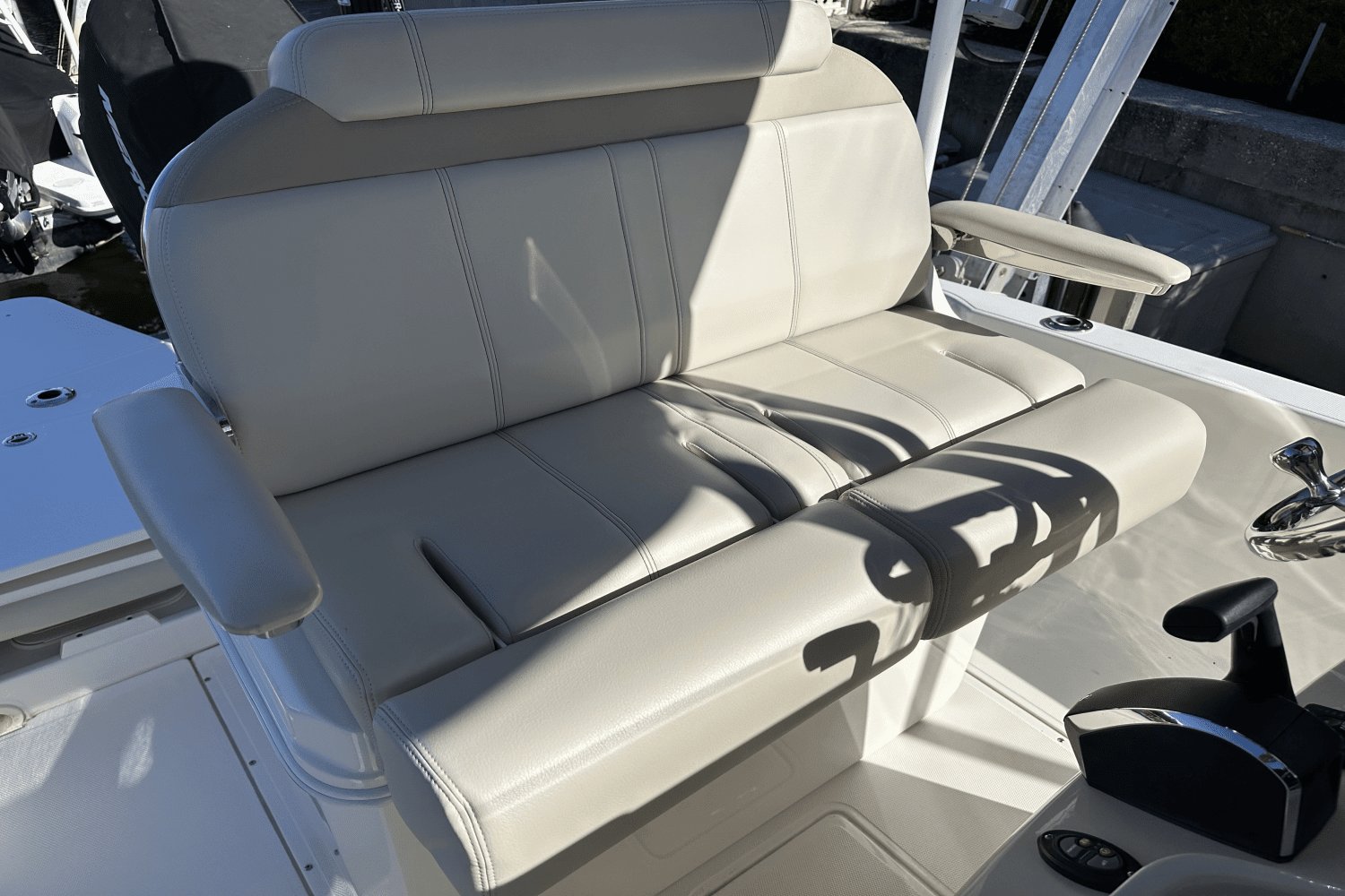 2022 Boston Whaler 250 DAUNTLESS Image Thumbnail #20