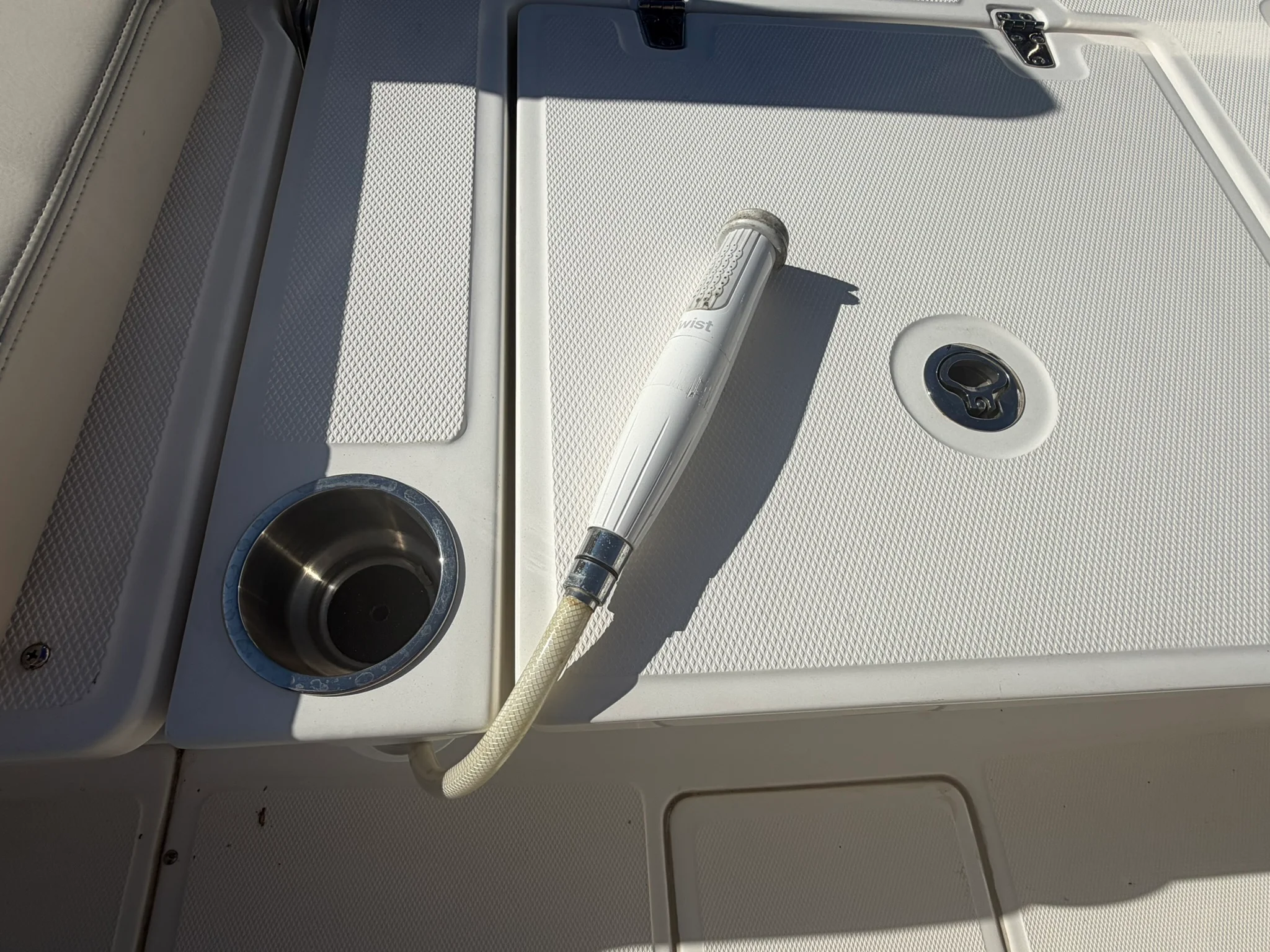 2022 Boston Whaler 250 DAUNTLESS Image Thumbnail #9