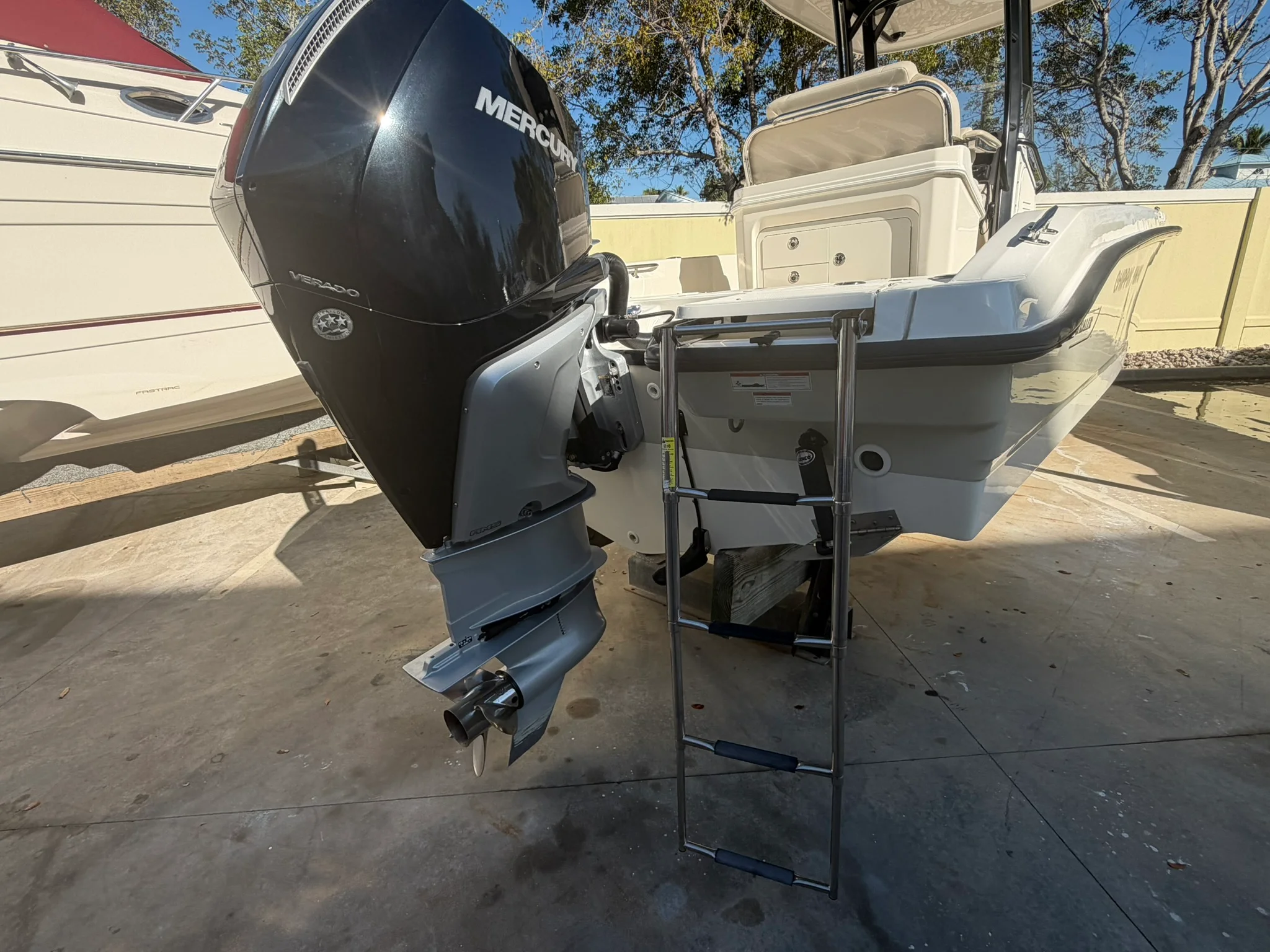 2022 Boston Whaler 250 DAUNTLESS Image Thumbnail #6