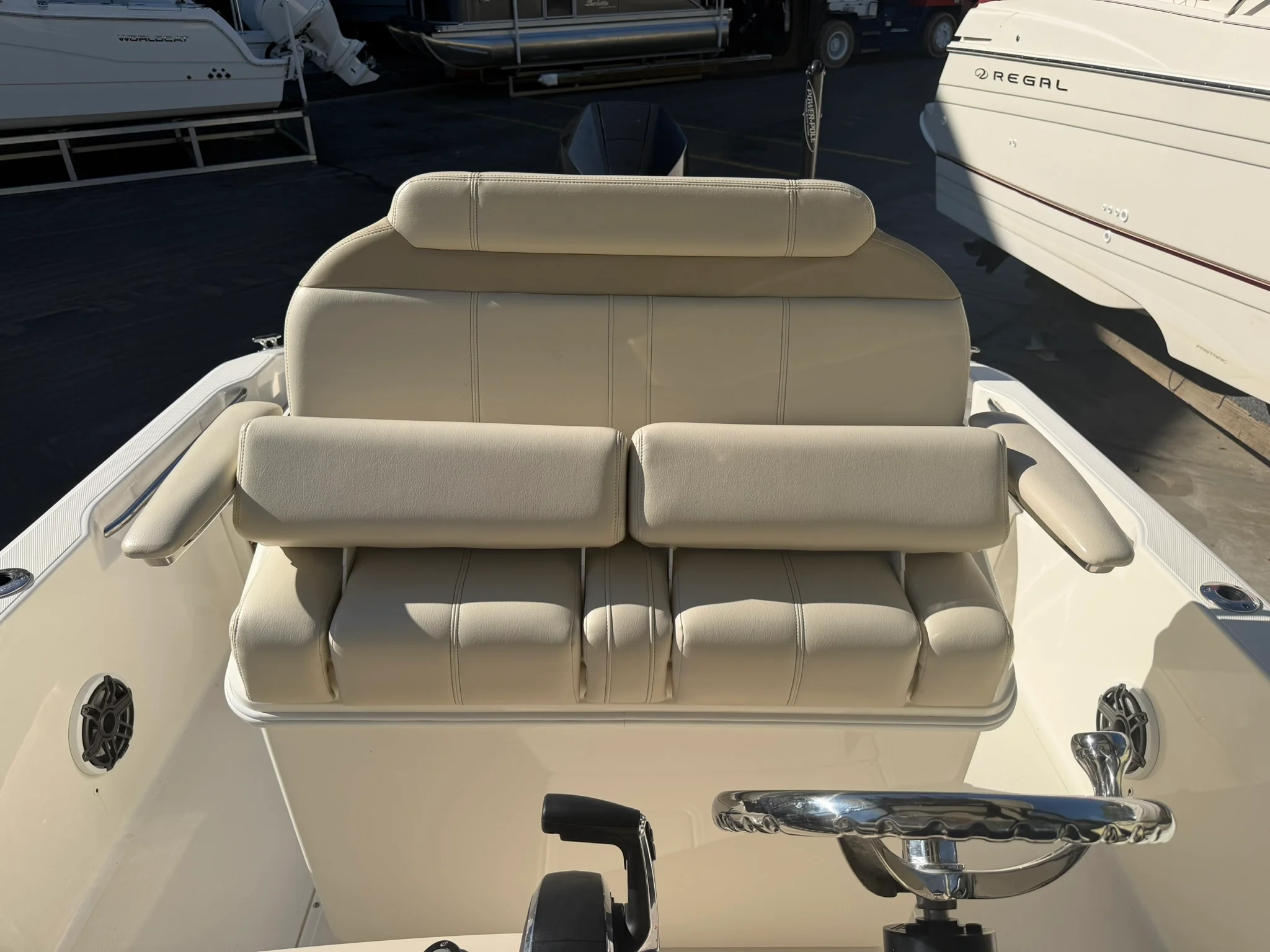 2022 Boston Whaler 250 DAUNTLESS Image Thumbnail #22