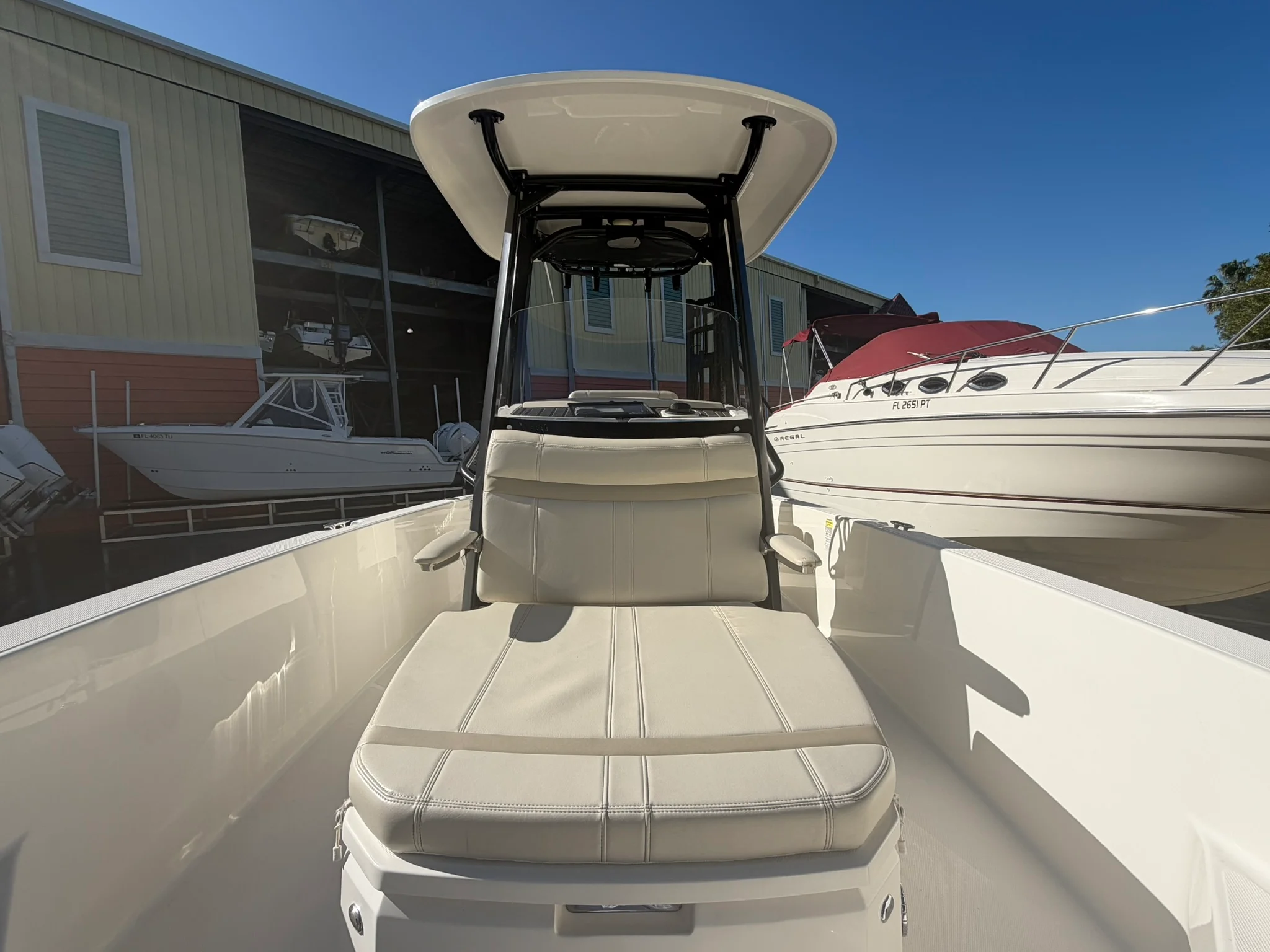 2022 Boston Whaler 250 DAUNTLESS Image Thumbnail #24