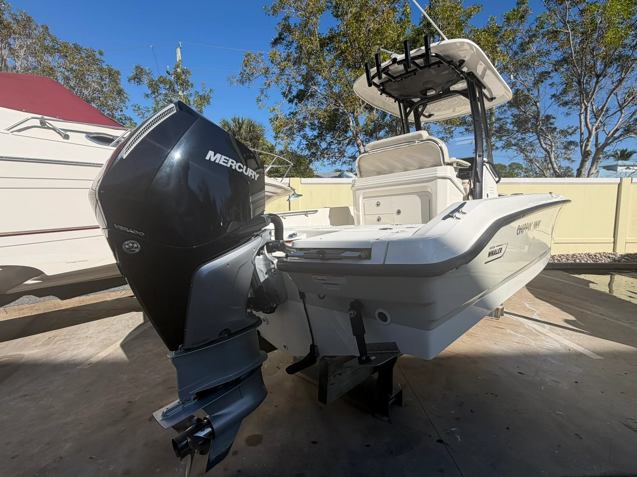 2022 Boston Whaler 250 DAUNTLESS Image Thumbnail #5