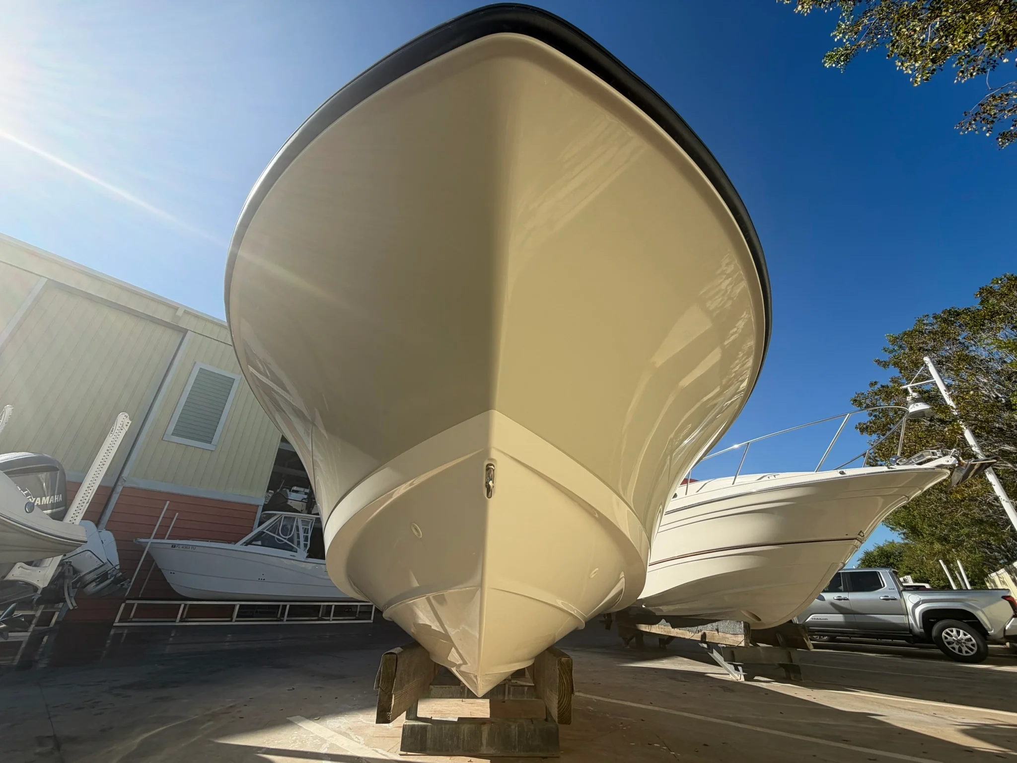 Thumbnail 3 for 2022 Boston Whaler 250 DAUNTLESS