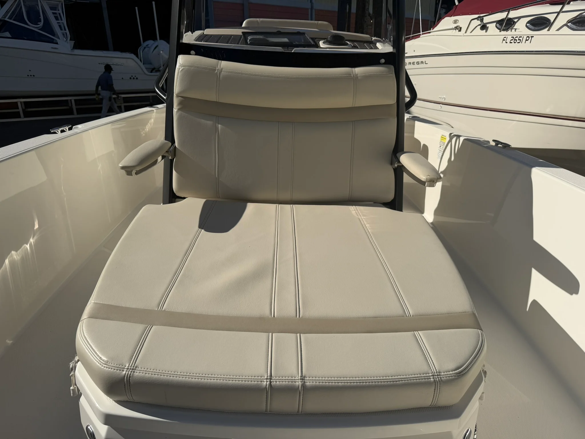 2022 Boston Whaler 250 DAUNTLESS Image Thumbnail #25