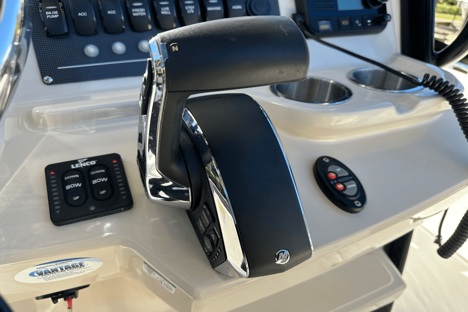 2022 Boston Whaler 250 DAUNTLESS Image Thumbnail #15