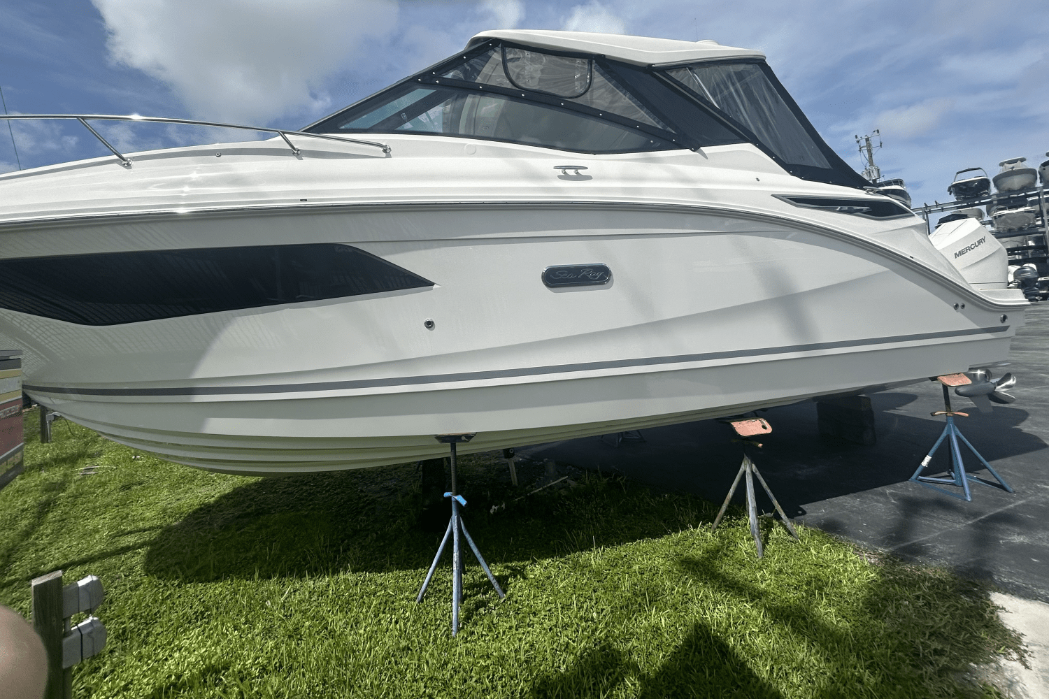 2025 Sea Ray Sundancer 320 Outboard Image Thumbnail #1