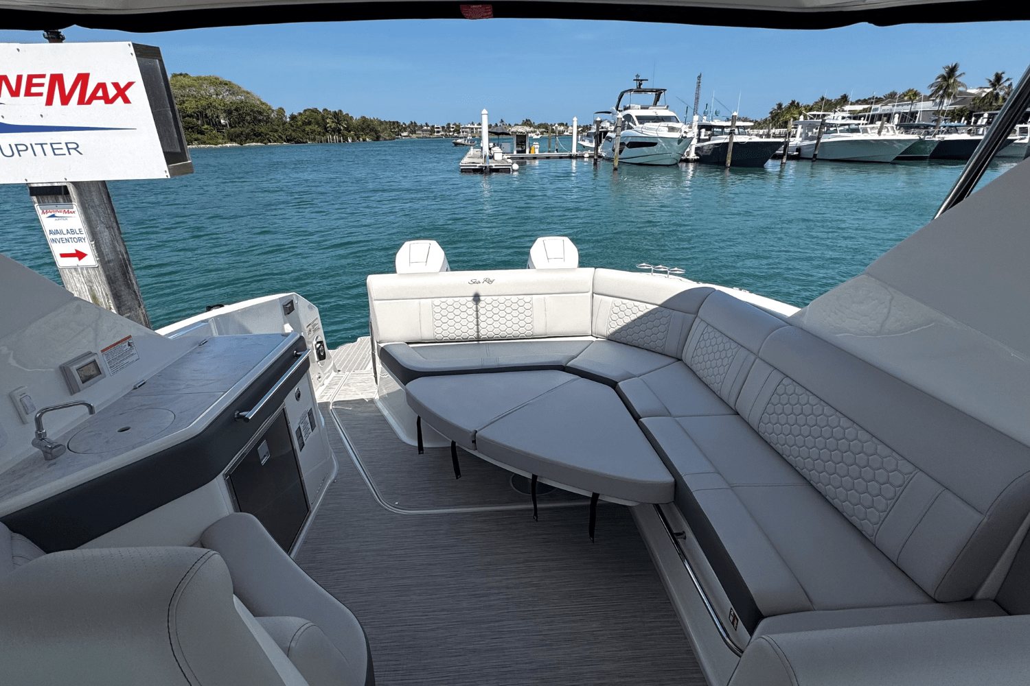 2025 Sea Ray Sundancer 320 Outboard Image Thumbnail #3