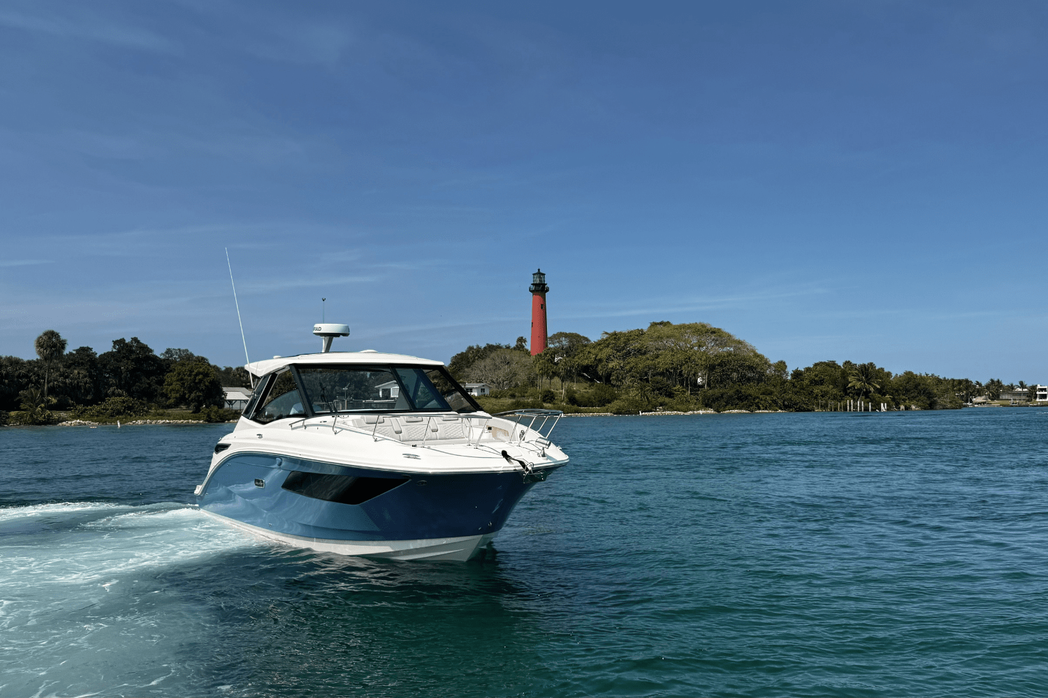 2025 Sea Ray Sundancer 320 Outboard Image Thumbnail #1