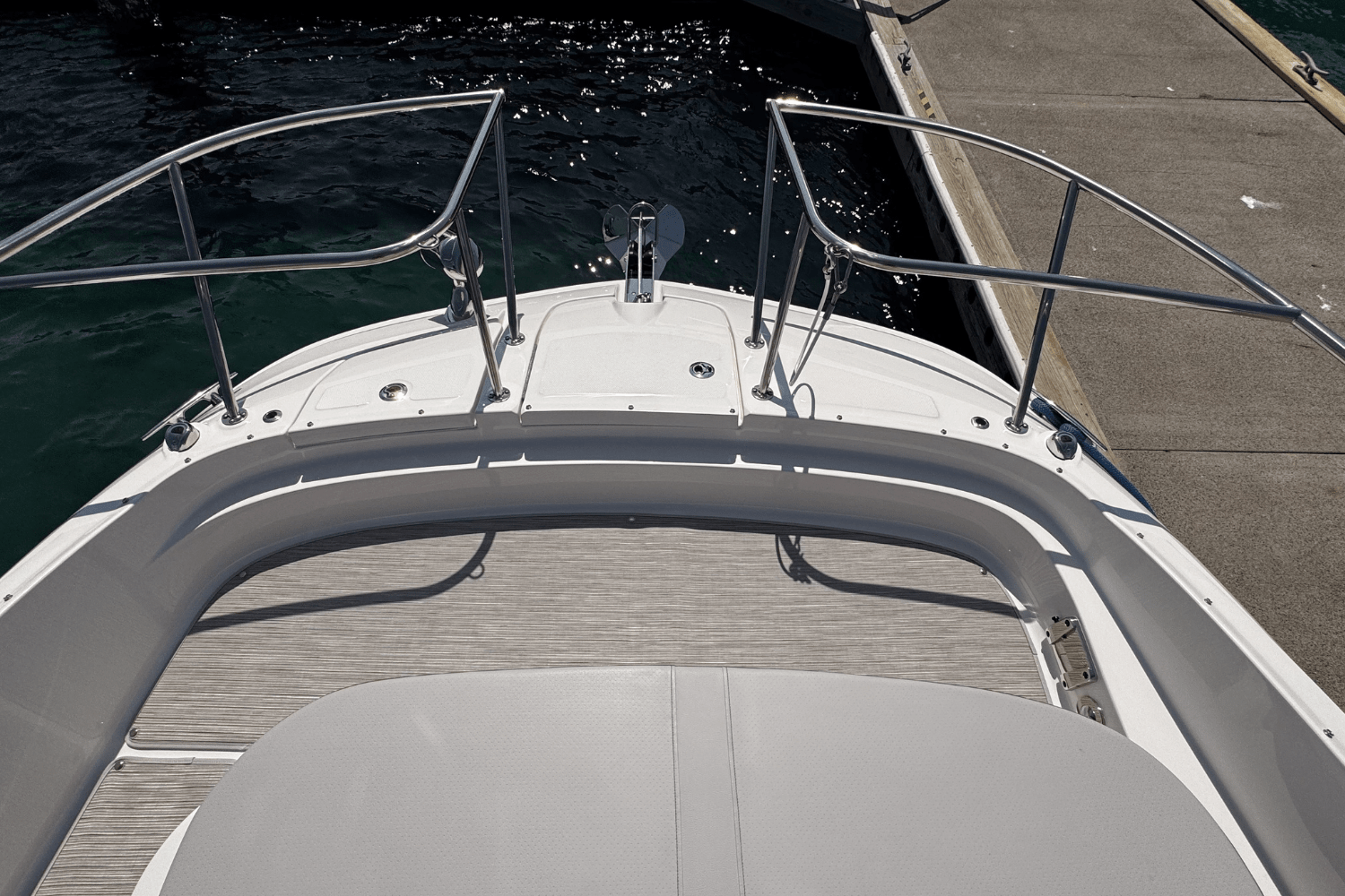 2025 Sea Ray Sundancer 320 Outboard Image Thumbnail #23