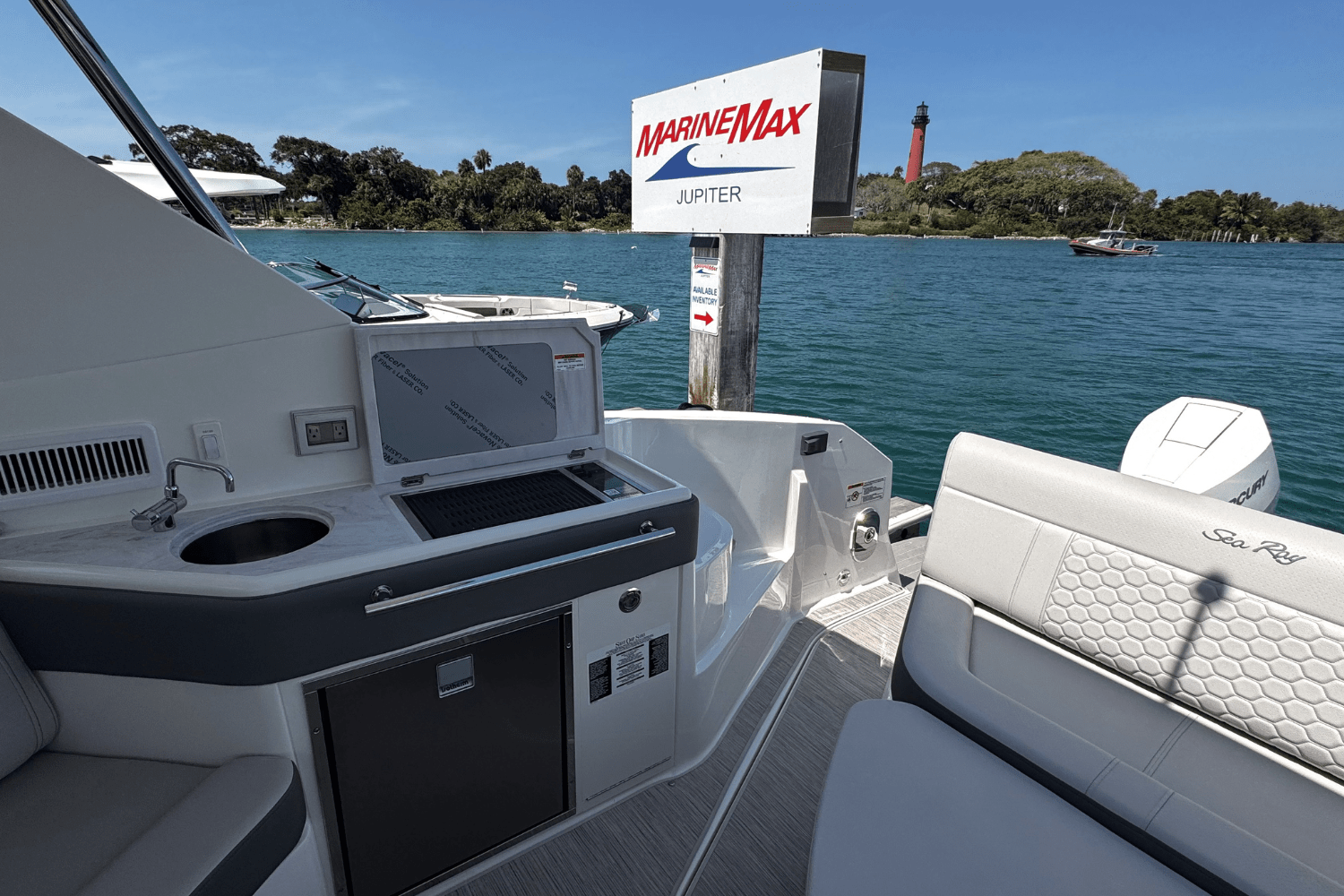 2025 Sea Ray Sundancer 320 Outboard Image Thumbnail #5