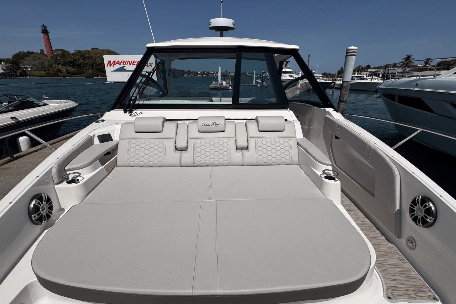 2025 Sea Ray Sundancer 320 Outboard Image Thumbnail #22