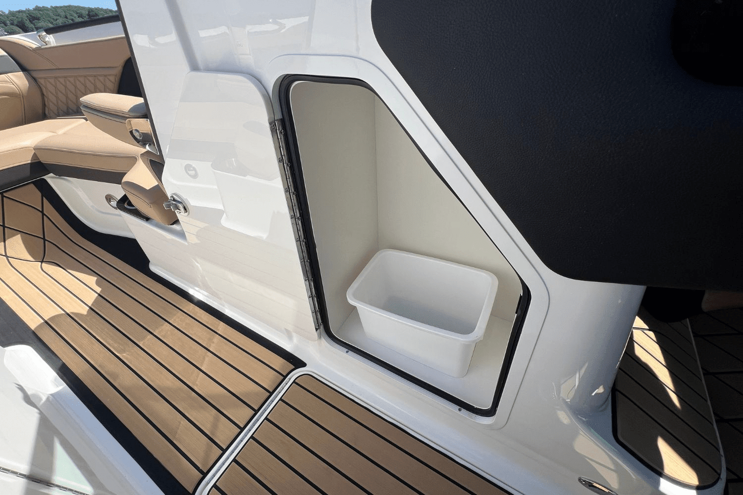 2025 Sea Ray SLX 260 Surf Image Thumbnail #34