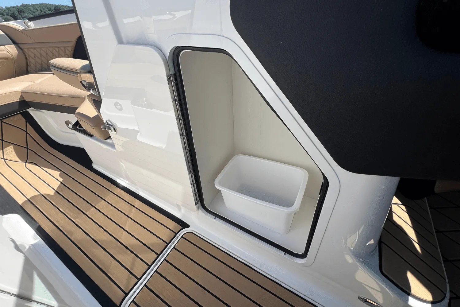 2025 Sea Ray SLX 260 Surf Image Thumbnail #34
