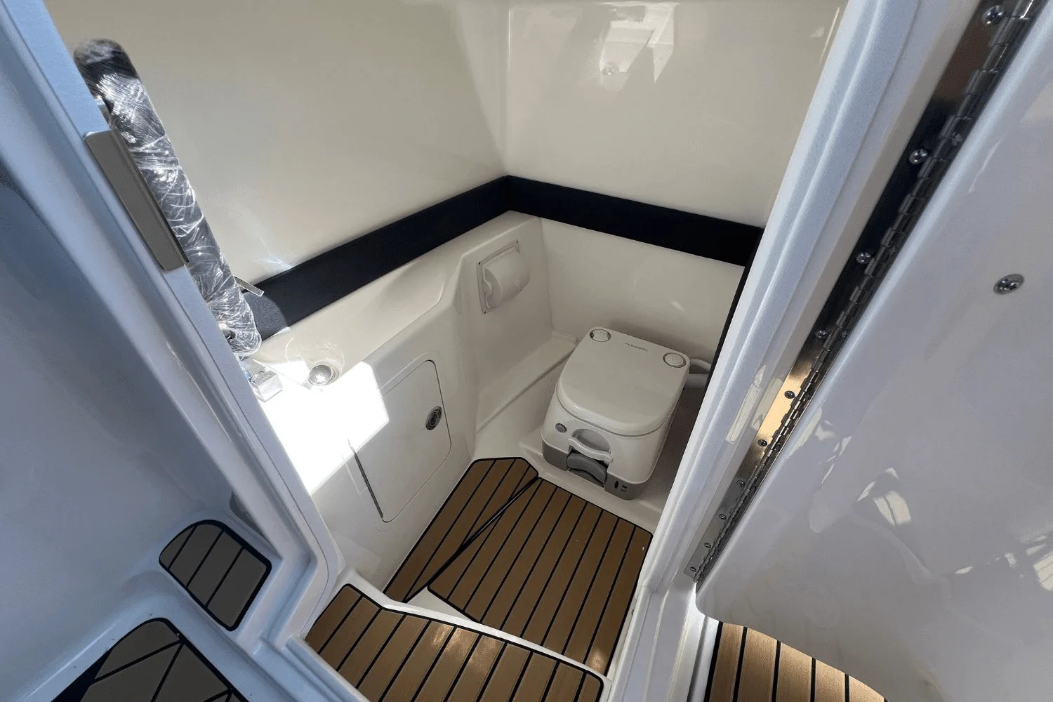 2025 Sea Ray SLX 260 Surf Image Thumbnail #24