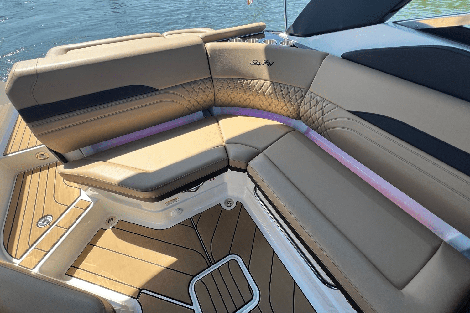 2025 Sea Ray SLX 260 Surf Image Thumbnail #17