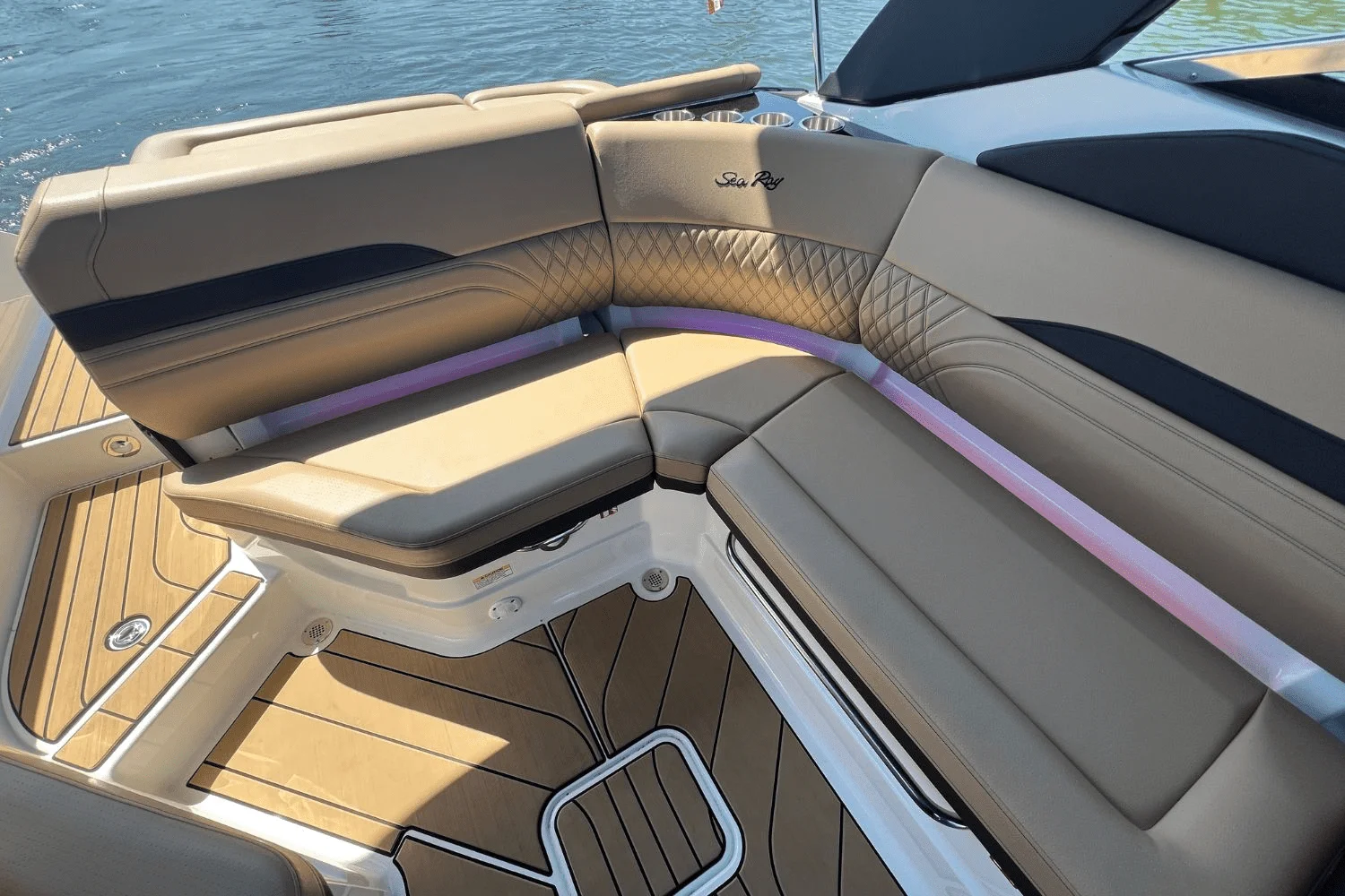 2025 Sea Ray SLX 260 Surf Image Thumbnail #17