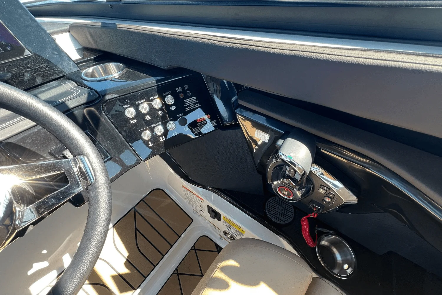 2025 Sea Ray SLX 260 Surf Image Thumbnail #29